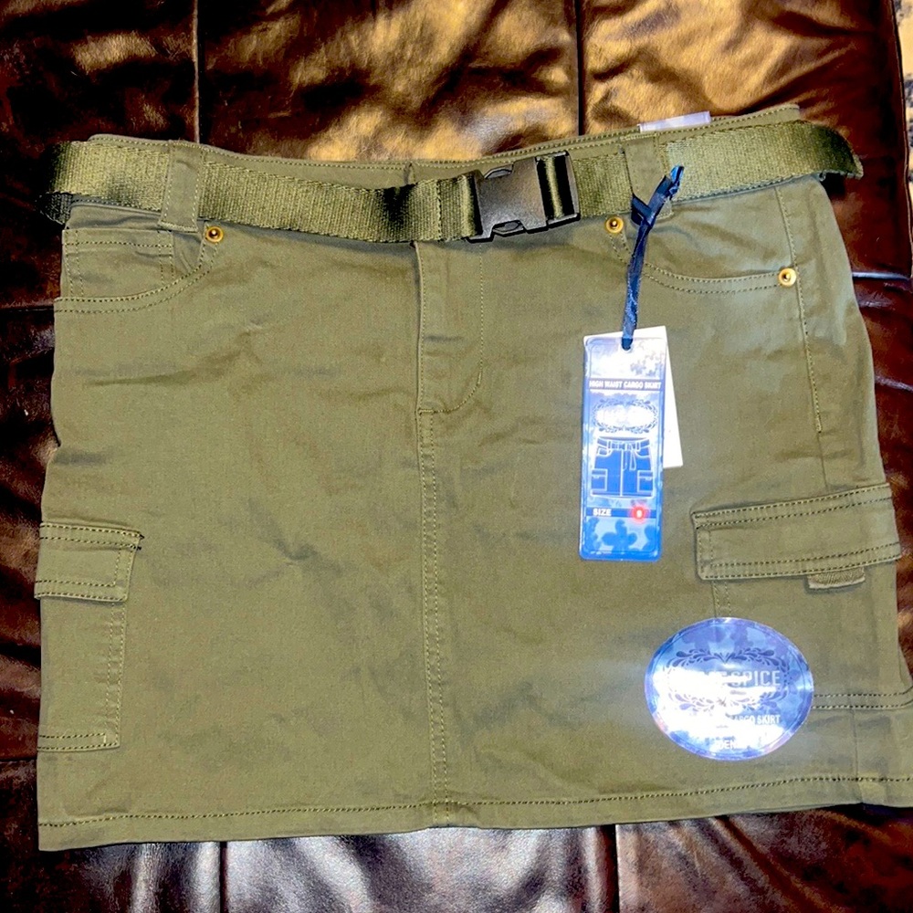 NWT Women/Junior high waisted cargo skirt